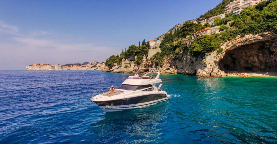 Jeanneau Prestige 440 Fly Private Boat Tour