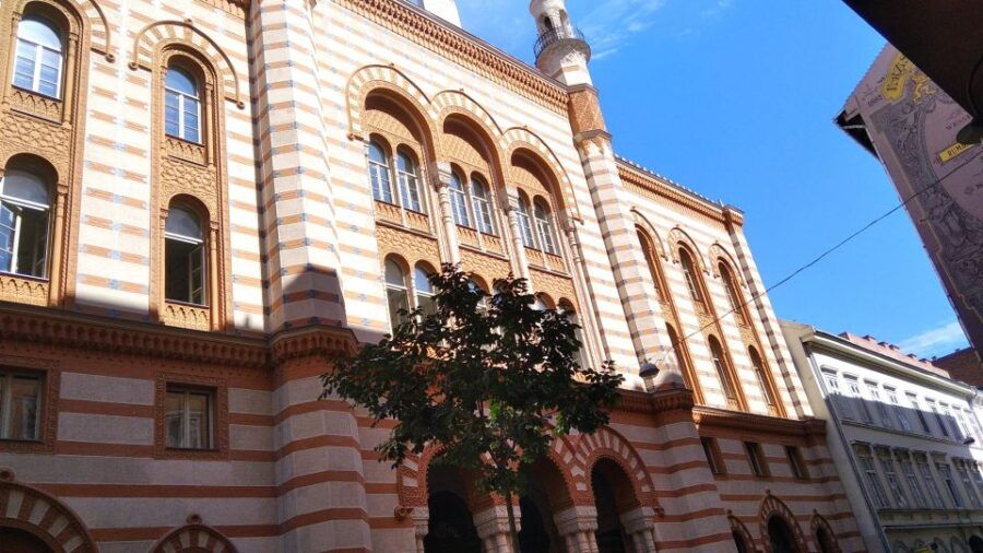 Jewish Quarter & Synagogues With Personal Stories