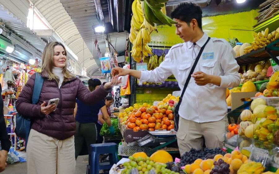 Lima: Food History & Local Markets (Food Tour)