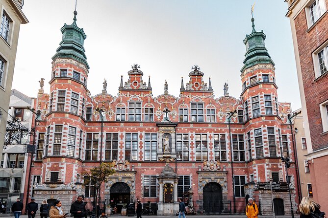 Lions and Unicorns Outdoor Escape Game in Gdansk