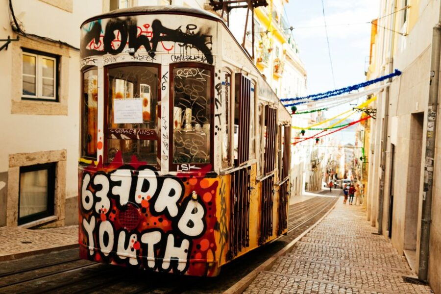 Lisbon: 1.5-Hour Private Kick-Start Tour With a Local - Good To Know