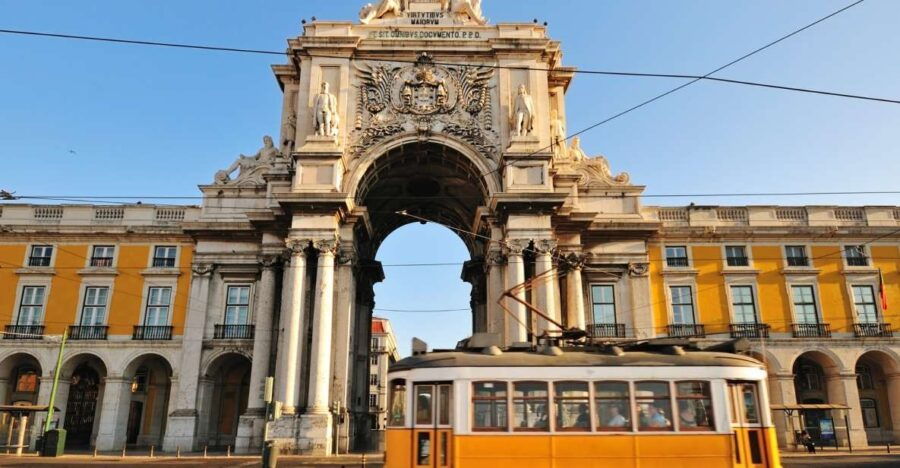 Lisbon Highlights Self Guided Scavenger Hunt & Walking Tour - Good To Know
