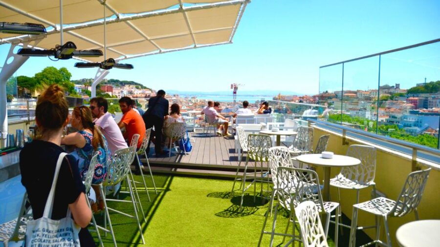 Lisbon: Riddles and Rooftops Self-Guided Game Tour
