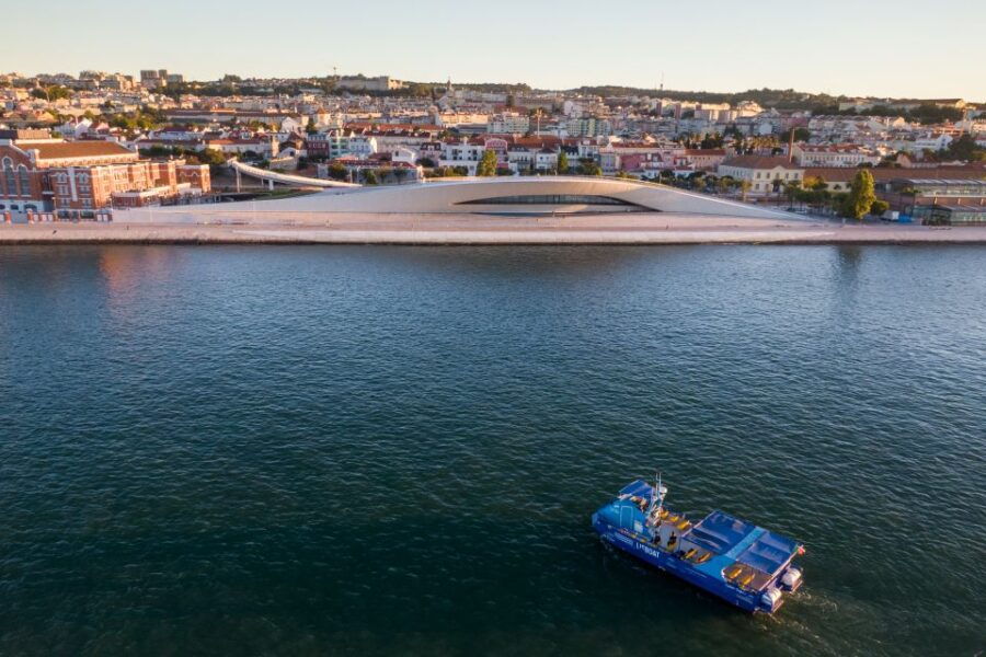 Lisbon: Sightseeing Boat Tour With Hop-On Hop-Off Option - Good To Know