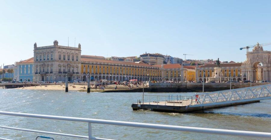Lisbon: Tagus River Cruise With Brunch - Good To Know