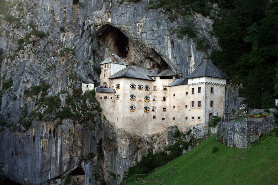 Ljubljana: Postojna Cave & Predjama Castle Half-Day Tour - Good To Know