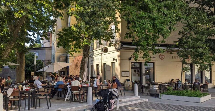 Ljubljana: Romantic Old Town Self-guided Discovery Tour - Good To Know
