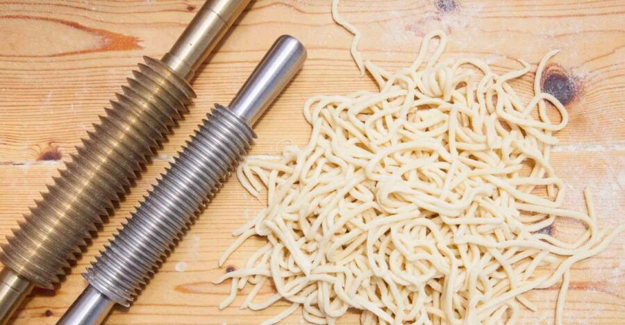 Lucca: Small Group Pasta and Tiramisu Class