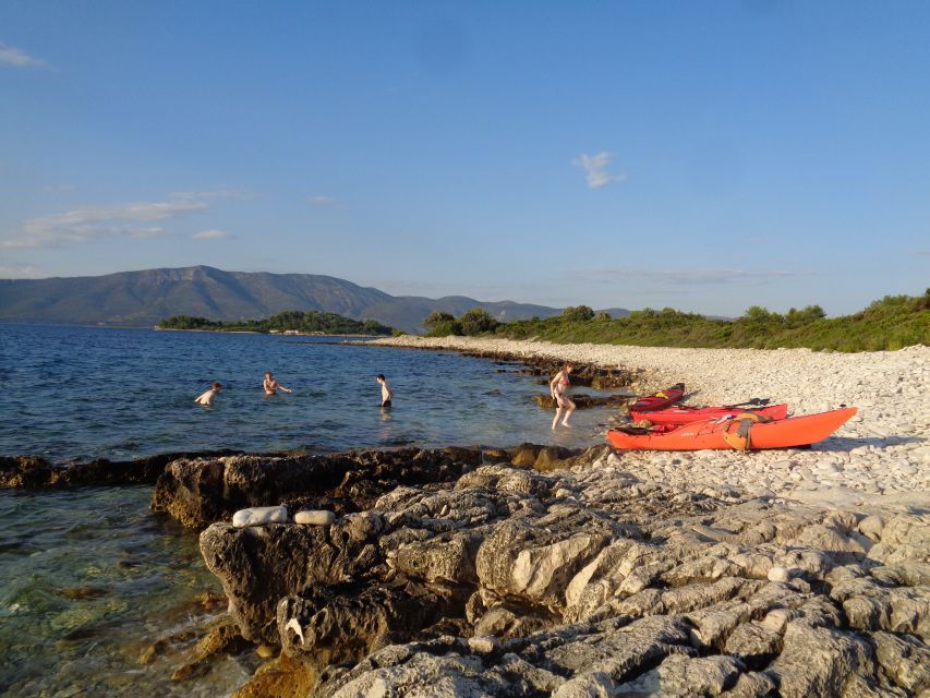 Lumbarda: Half-Day Kayaking and History Tour