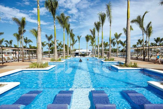 Luxury Airport Transfer to Costa Rican Resorts