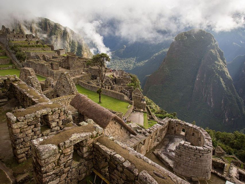 Machu Picchu Ruins Machu Picchu Mountain