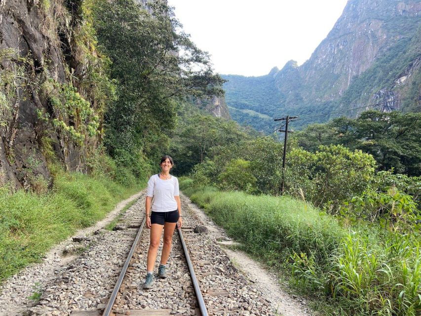 Machupicchu by Car 2Days With Food and Accommodation