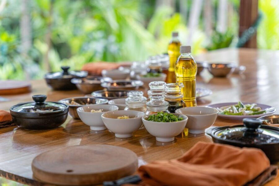 Mad Monkey Hoi An Cooking Class & Bamboo Boats - Activity Description of Mad Monkey Tour