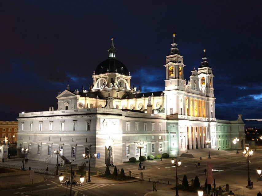Madrid: Enchanted Evening Walking Tour - Good To Know