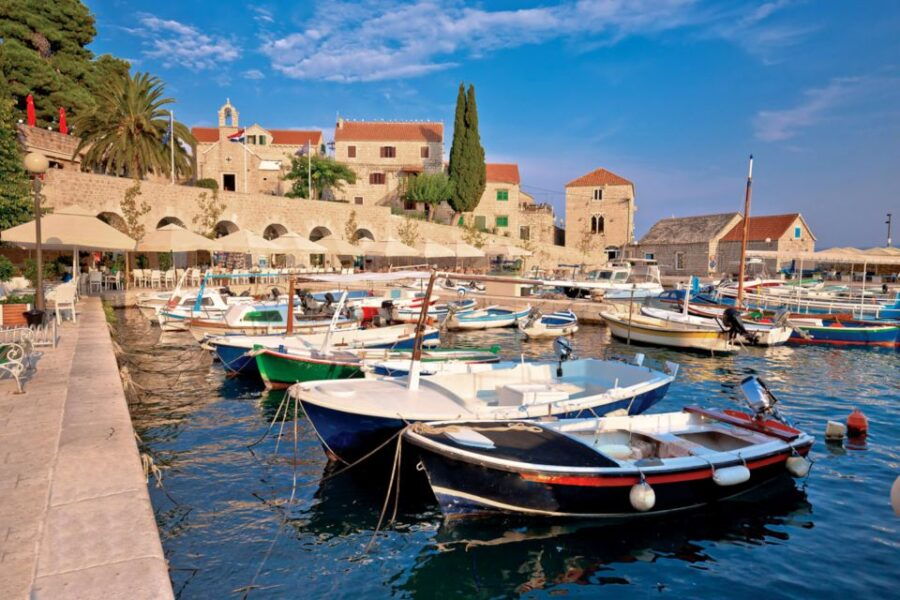 Makarska: Golden Horn Beach, Bol Town and Secluded Bays Trip