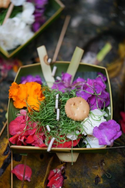 Making Canang for Daily Offering - Importance of Canang Offering