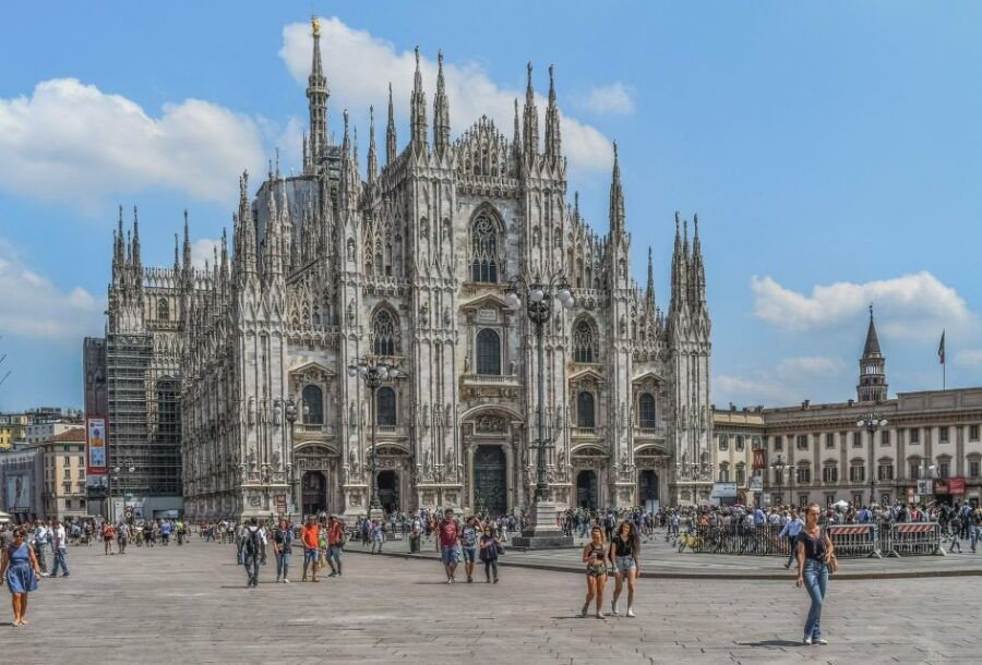 Milan: Private Guided Walking Tour With Aperitif - Experience Highlights