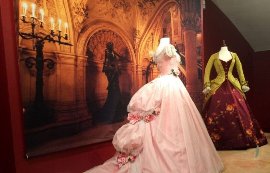 Milan: Private Tour of La Scala & Duomo With Gelato Tasting - Good To Know