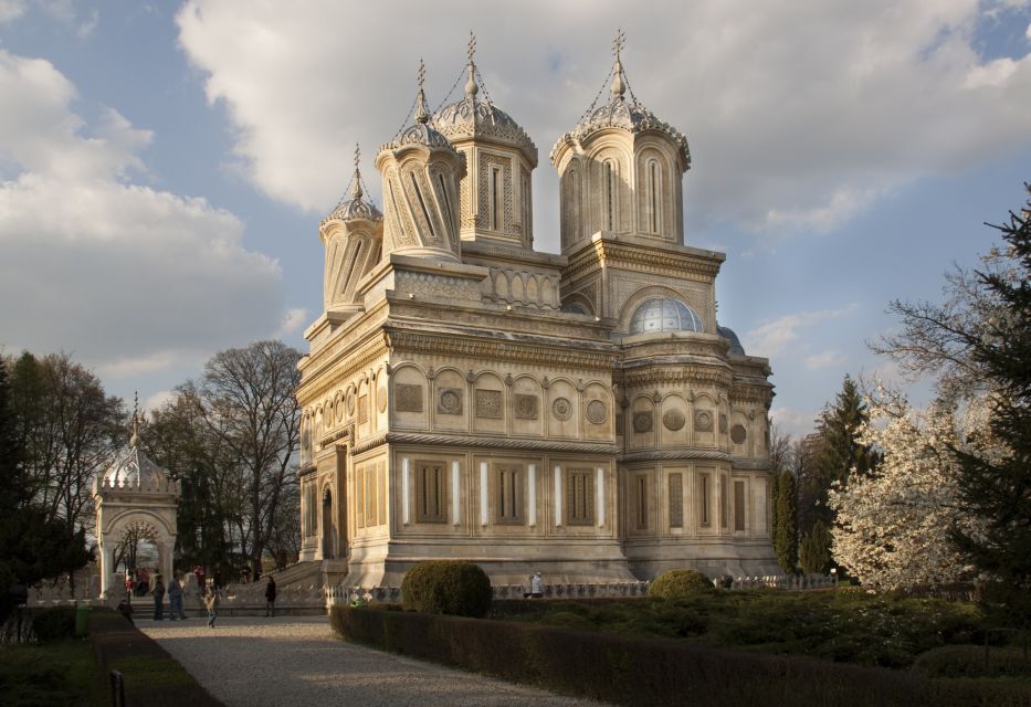 Monasteries of Curtea De Arges: Day Trip From Bucharest