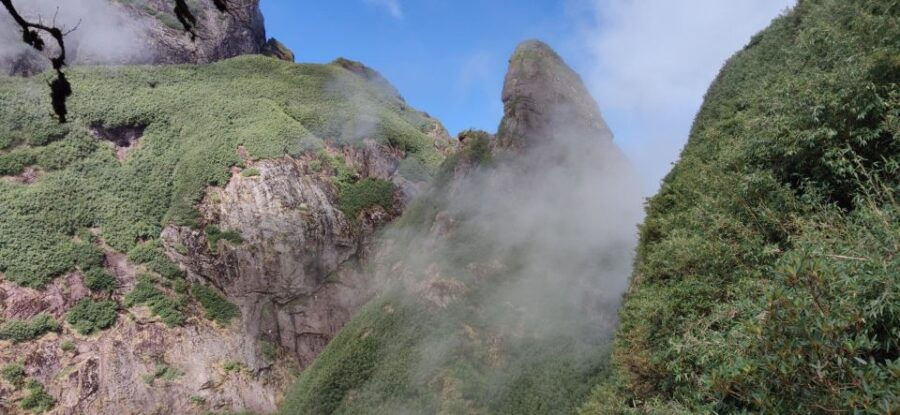 Ngu Chi Son Mountain Hiking
