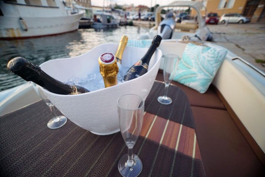 Night Cruise Around City With Unlimited Sparkling Wine - Activity Details