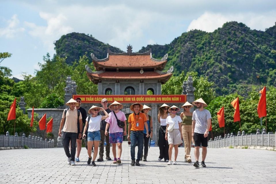 Ninh Binh Tours: Hoa Lu - Tam Coc - Cycling 1 Day