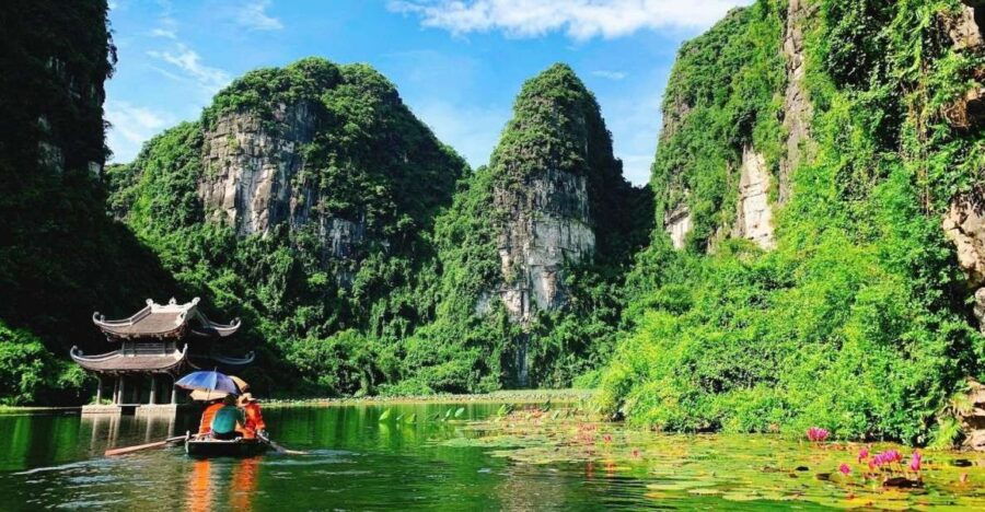 Ninh Binh: Trang An& Hoa Lu Full Day With Lunch Buffet, Bike