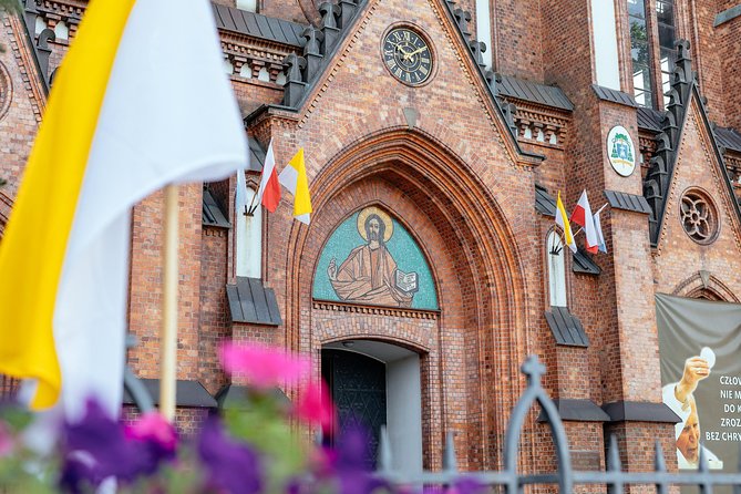 Off the Beaten Track in Warsaw: Private City Tour