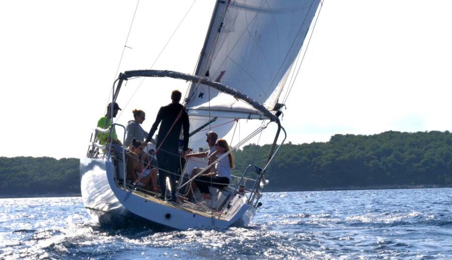 Paklinski Islands: Hvar Half-Day Morning Sailing Tour
