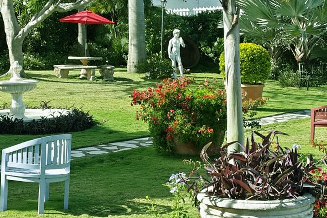 Palms Court Gardens and Restaurant Day Pass - Common Questions
