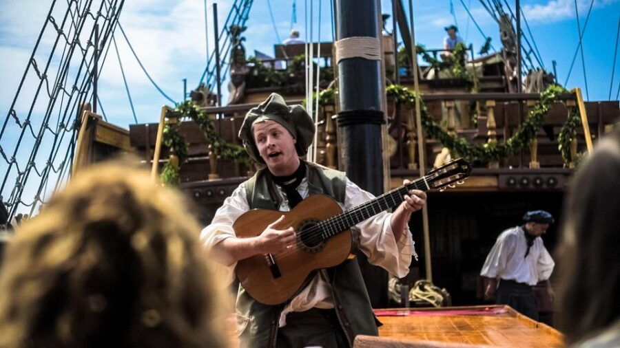 Panoramic Galleon Cruise With a Live Show at Sunset - Historic Galleon Sail Experience