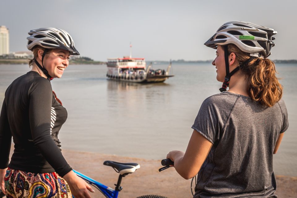 Phnom Penh: Mekong Islands & Silk Islands Guided Bike Tour