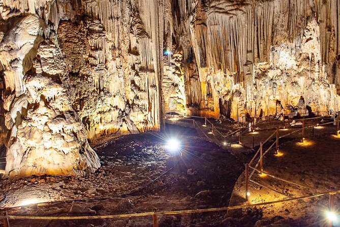 Picturesque Western Crete In Mini Group - Good To Know