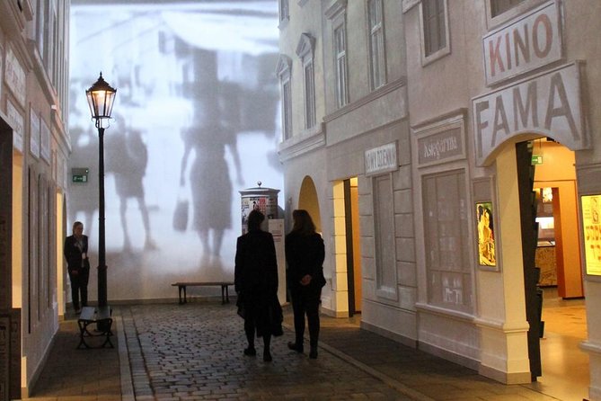 POLIN Museum of the History of Polish Jews : SMALL GROUP /inc. Pick-up/