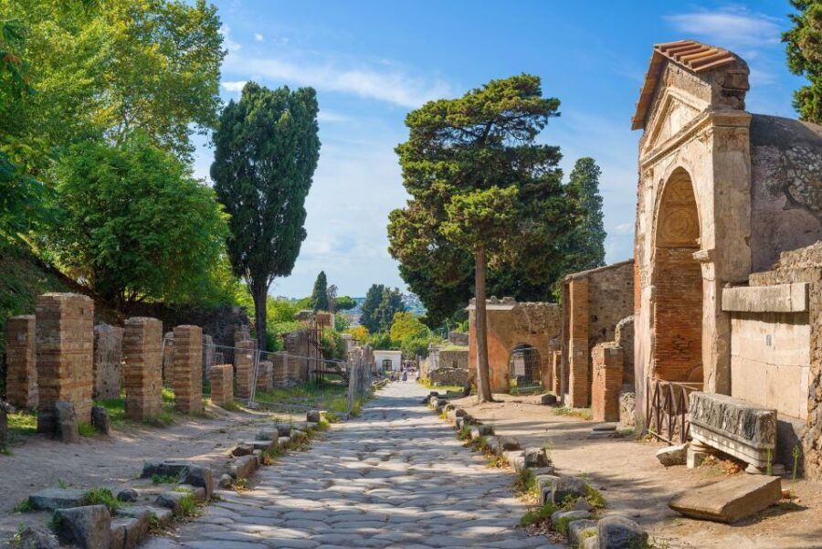 Pompeii: Small-Group Guided Tour