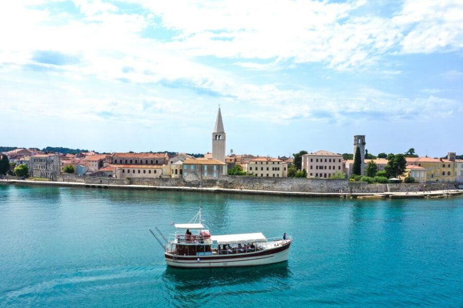 Poreč: Dolphin Spotting Cruise With Included Drinks - Experience Highlights