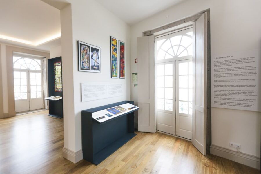 Porto: Museu Do Vitral Entry Ticket and Wine Tasting - Good To Know