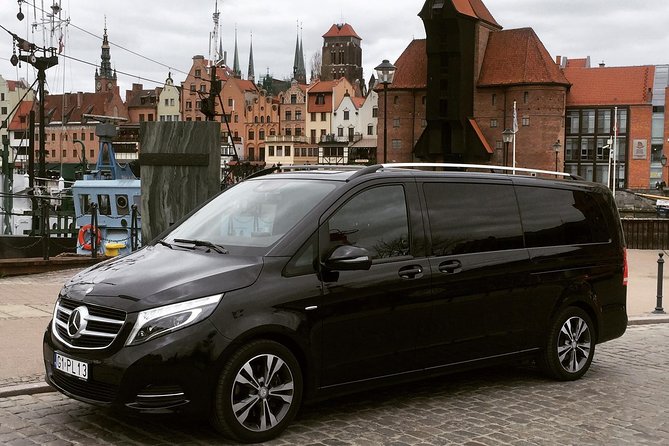Private Airport Transfer: From Gdansk Airport to Gdynia (PAX 7)