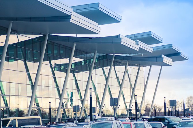 Private Departure Transfer: Hotel to Wroclaw Airport