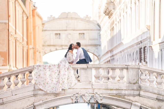 Private Romantic 2-hour Photo Shoot in Venice