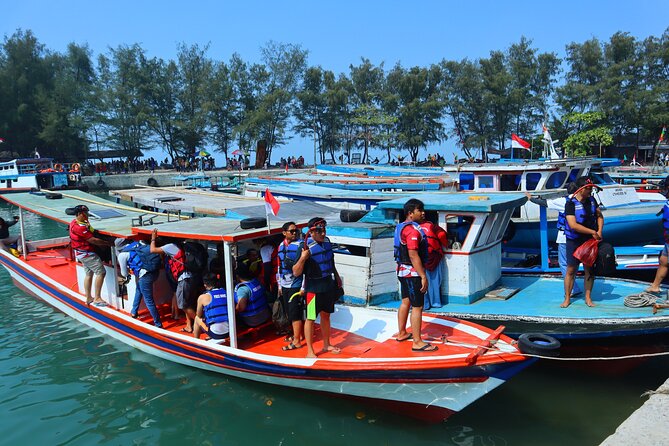 Private Tour History, Local Food and Snorkeling Whole Island