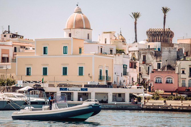 Private Tour of Capri Island by Boat or Dinghy