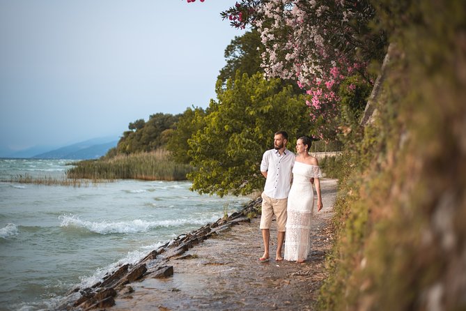 Private Walking Photography Tour in Sirmione