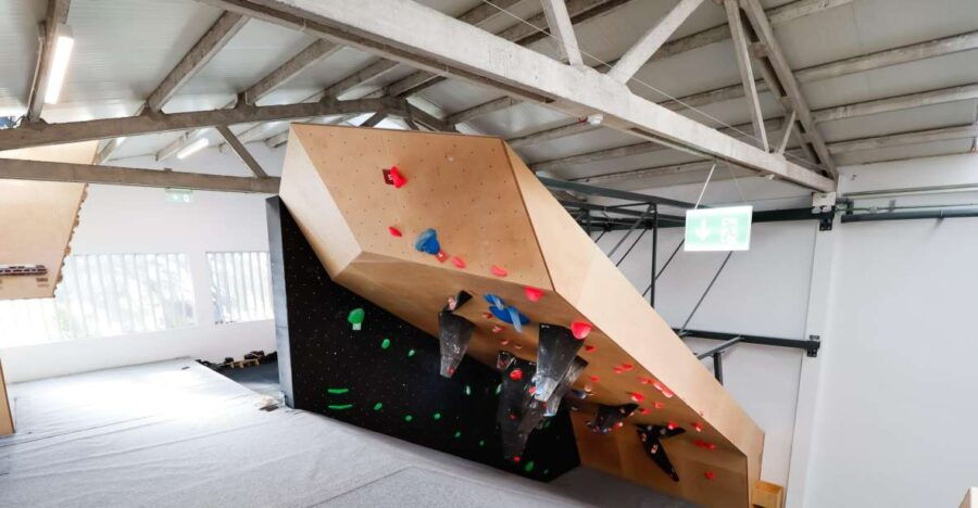 Proa Climbing Center: Indoor Climbing Gym Experience