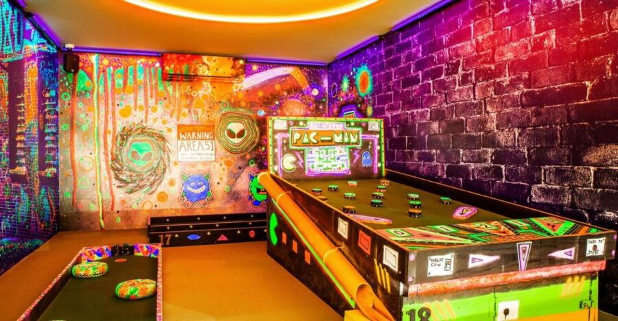 Puerto Del Carmen: Crazy Mini Golf Entry Ticket