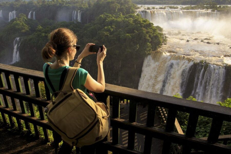 Puerto Iguazú: Brazil and Argentina Iguazu Falls 2-Day Tour