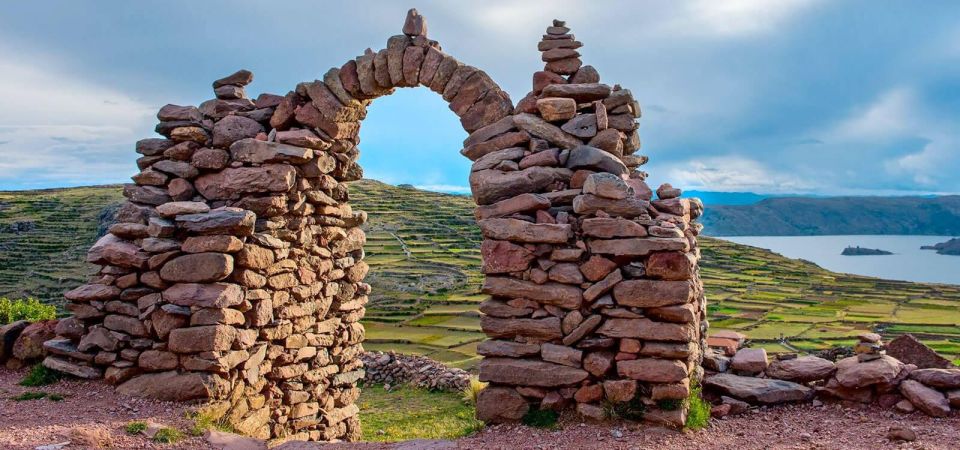 Puno: Uros Islands and Taquile Island Full Day Tour