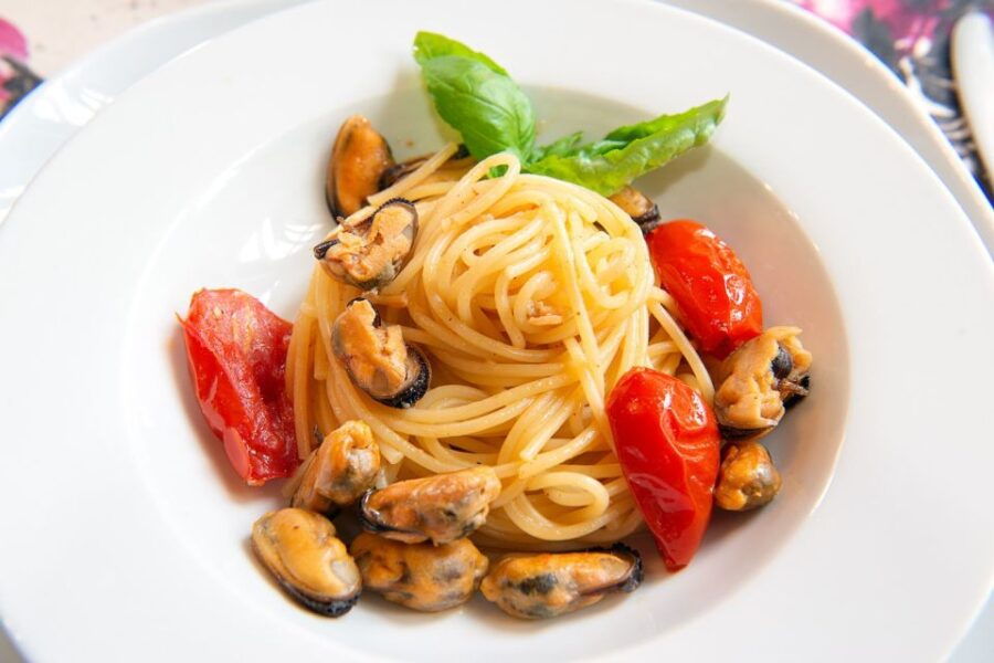 Ragusa: Market Tour and Private Cooking Demo With Meal