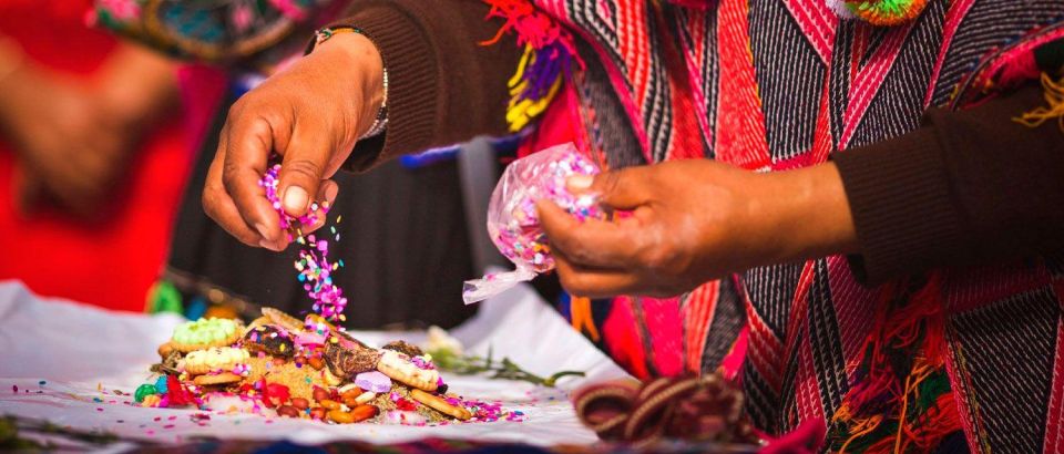 Reading Your Future in Coca Leaf in English - Good To Know