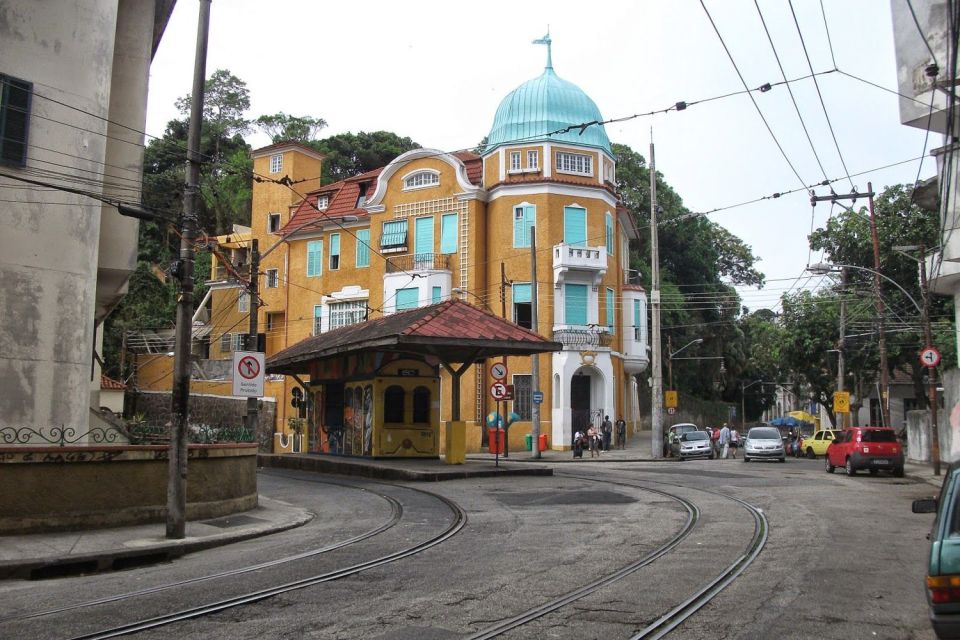 Rio De Janeiro: Historic Rio and Santa Teresa Half-Day Tour - Tour Guide and Multilingual Assistance